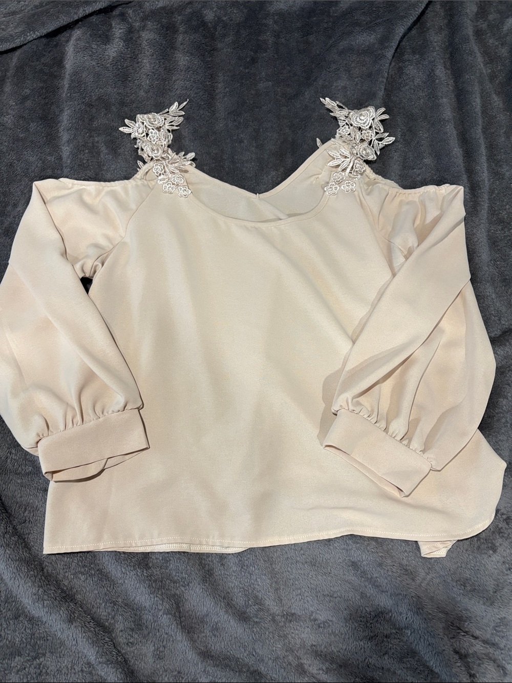 SHEIN Cream Cold-Shoulder Blouse with Floral Lace Straps